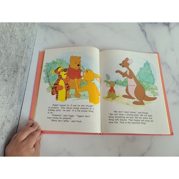 Disney -Pooh Plans A Party, 1986 Fun-To-Read Library Volume 18, Bantam Books - Picture 7 of 10